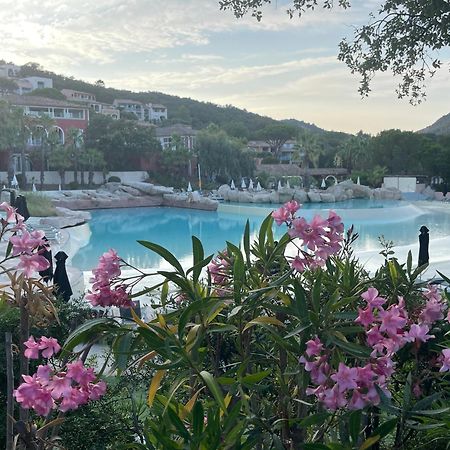 Les Restanques - Grimaud Appartement Buitenkant foto